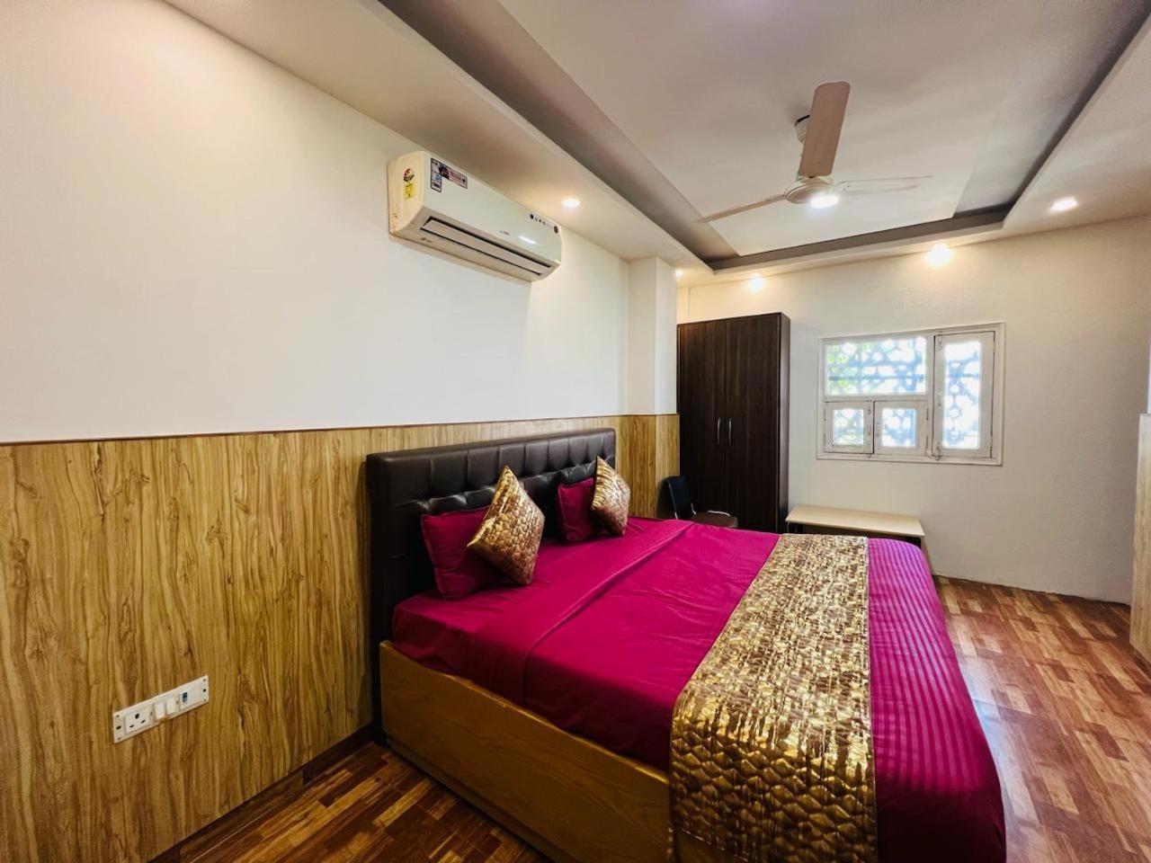 Comfortable New Delhi